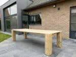 Steigerhouten tafel Chicago met robuuste blokpoten