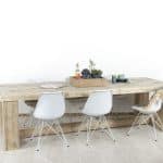 Steigerhouten tafel Lelystad met blokpoten en tussenbalk