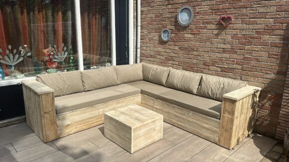 Steigerhouten loungebank Tucson met blok armleuningen
