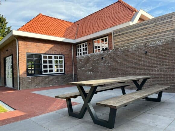 Douglashout picknicktafel Clune met stalen X poten