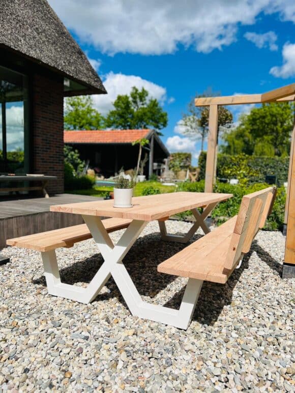 Douglashout picknicktafel Clune met stalen X poten