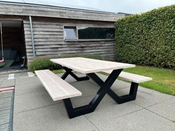 Douglashout picknicktafel Clune met stalen X poten