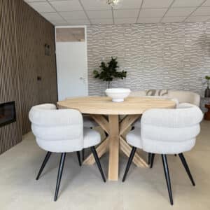 Eikenhouten tafel Trego met houten matrixpoot