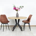 Eikenhouten tafel Benge met stalen poot