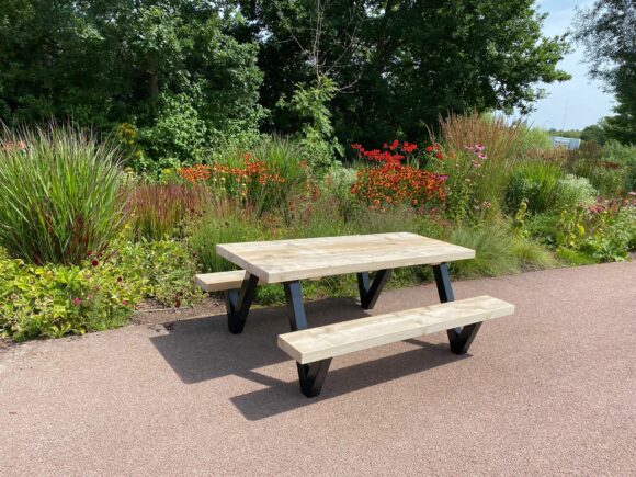 Kinder picknicktafel Bobbi steigerhout en staal