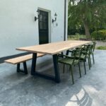 Tuintafel Oscar douglashout met stalen trapezium poten