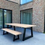 Tuintafel Oscar douglashout met stalen trapezium poten