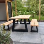 Tuintafel Oscar douglashout met stalen trapezium poten