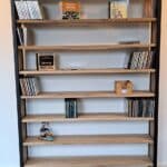 Eikenhouten boekenkast/kast Amani met staal