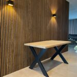 Eikenhouten tafel/bureau Lint met stalen X poten