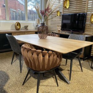 Mangohouten tafel met verjongde rand en matrixpoot Bierk