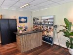 Eikenhouten toonbank Victoria met akoestische panelen