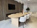 Eikenhouten tafel Sterre