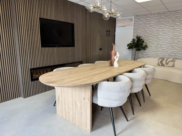 Eikenhouten tafel Sterre