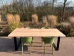 Douglashouten tuintafel Madelon met stalen U poten