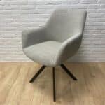 Eetkamerstoel Richard met armleuning taupe