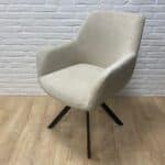 Eetkamerstoel Richard met armleuning beige