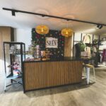 Eikenhouten toonbank Esma met akoestische panelen