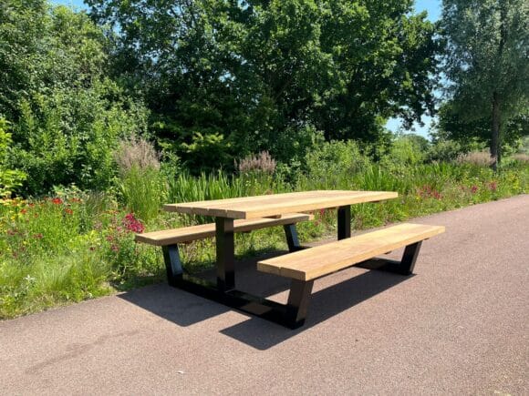 Irokohouten picknicktafel Folly