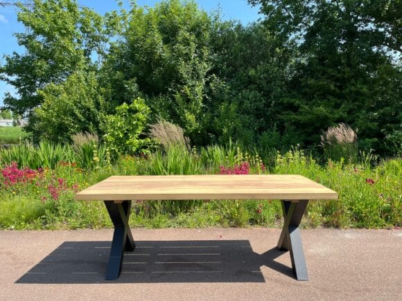Iroko houten tuintafel Marri