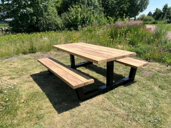 Irokohouten picknicktafel Folly