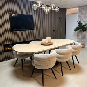 Eikenhouten tafel Irene met ovale voetplaat en halfrond blad